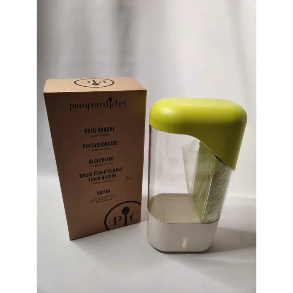 Pampered Chef Herb Keeper